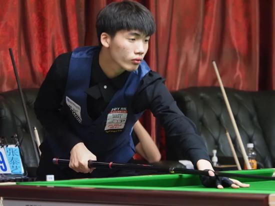 杨瀚森将随 杨瀚森将随