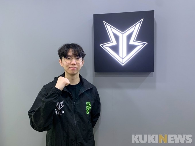 巩固他们在 巩固他们在